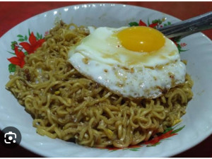 uemkaem-Mie goreng telor