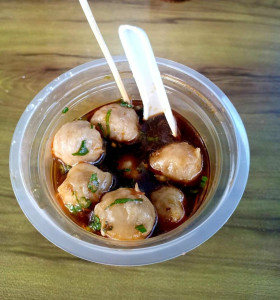 uemkaem-Bakso kuah & tusuk