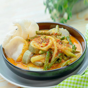 uemkaem-Lontong sayur